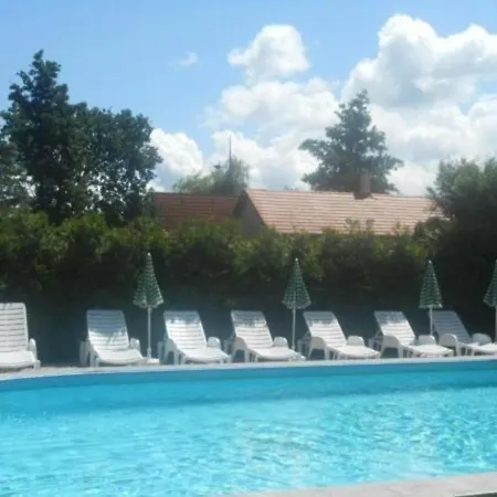 Ferienhaus Mit Pool Am Balaton Ufer Balatonmáriafürdő