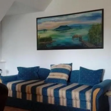 Ferienhaus Mit Pool Am Balaton Ufer